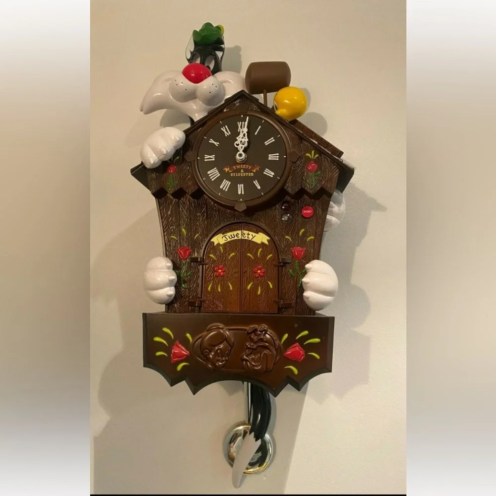 Looney Tune Sylvester & Sweetie Cuckoo Clock ‼️ DOES NOT WORK‼️